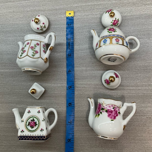 FOUR 1898 MINIATURE TEAPOTS WIYH LIDS - Picture 8 of 11